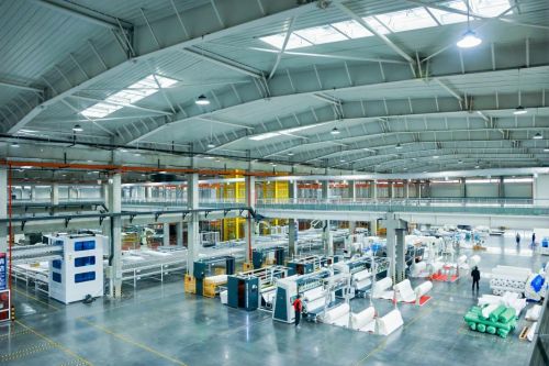 環(huán)球時(shí)報(bào)探訪 運(yùn)時(shí)通華東工廠，1200米工業(yè)4.0床墊生產(chǎn)線展現(xiàn)中國(guó)智造新高度